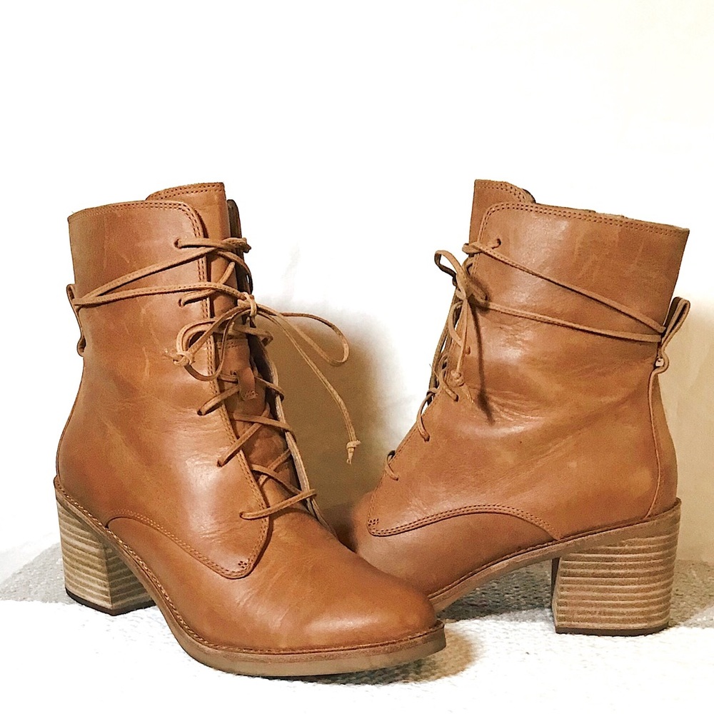 Ugg Oriana lace-up boots
